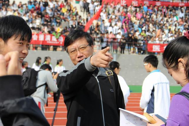 颁奖嘉宾 梅亚松老师